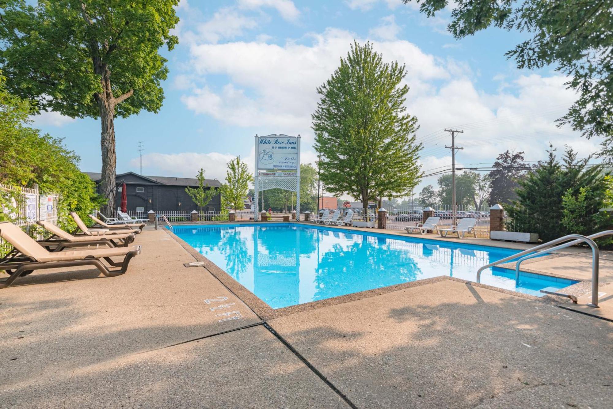 White Rose Inns & Motel Wisconsin Dells Exterior photo