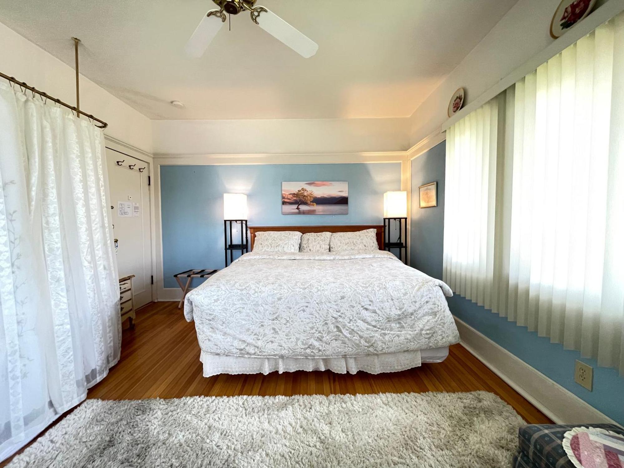 White Rose Inns & Motel Wisconsin Dells Room photo